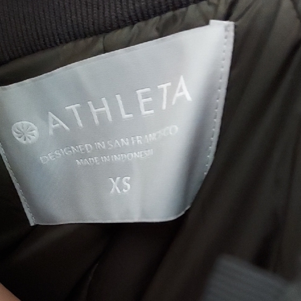 Athleta Women's Summit Primaloft Puffer Jacket - Picture 2 of 4